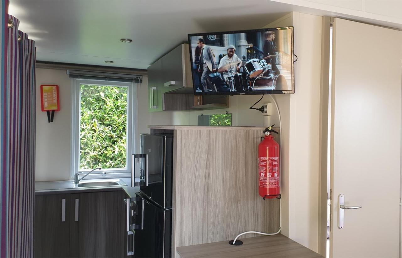 Mobil Home 6-8 Places Parcelle 4 Climatise Biville-sur-Mer ภายนอก รูปภาพ